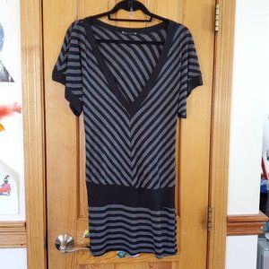 Forever 21 Women's Black & Gray Striped Tunic M